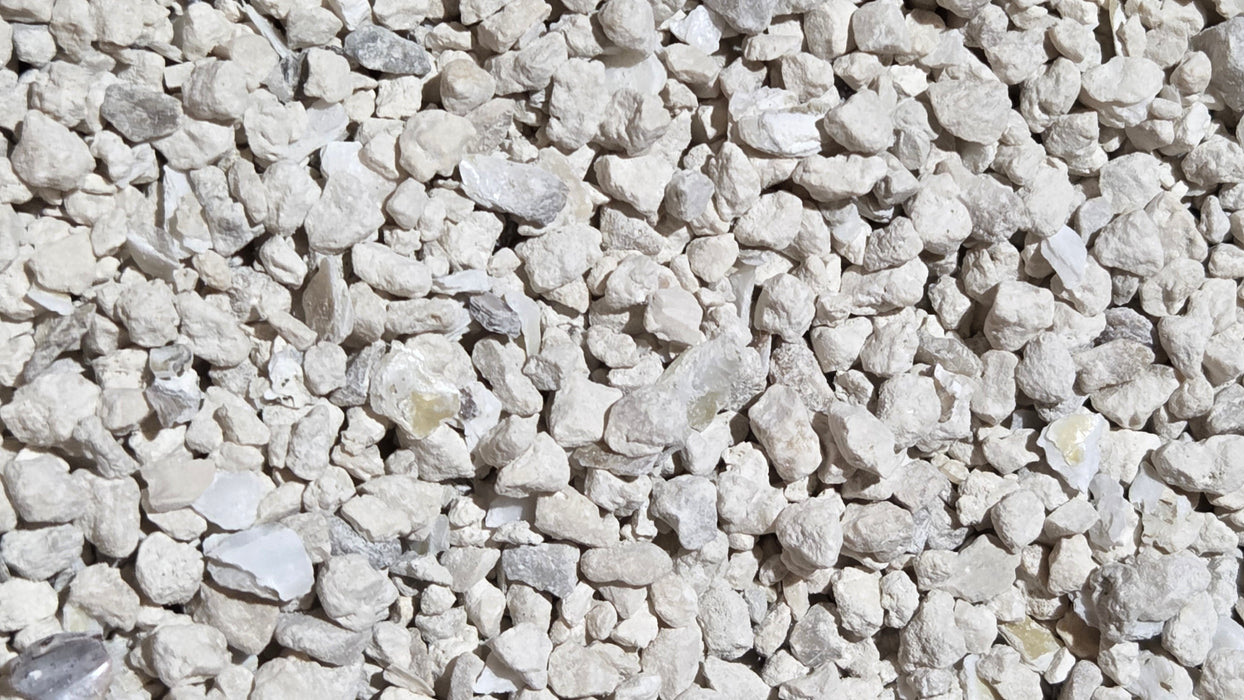 Crushed oyster shell for poultry